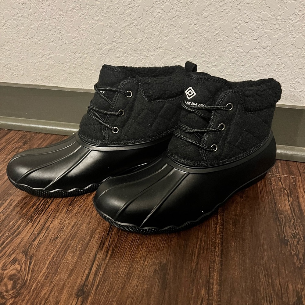 Women’s Duck Boots Size 9 Black